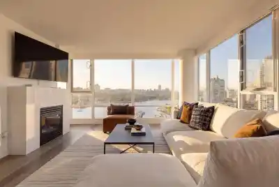 1707 1033 MARINASIDE CRESCENT, Vancouver BC V6Z 3A3