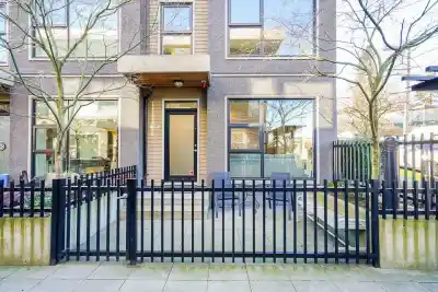 2330 WINDSOR STREET, Vancouver BC V5T 3Z5