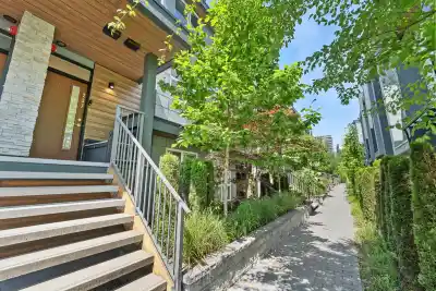 237 2060 CURLING ROAD, North Vancouver BC V7P 0E1