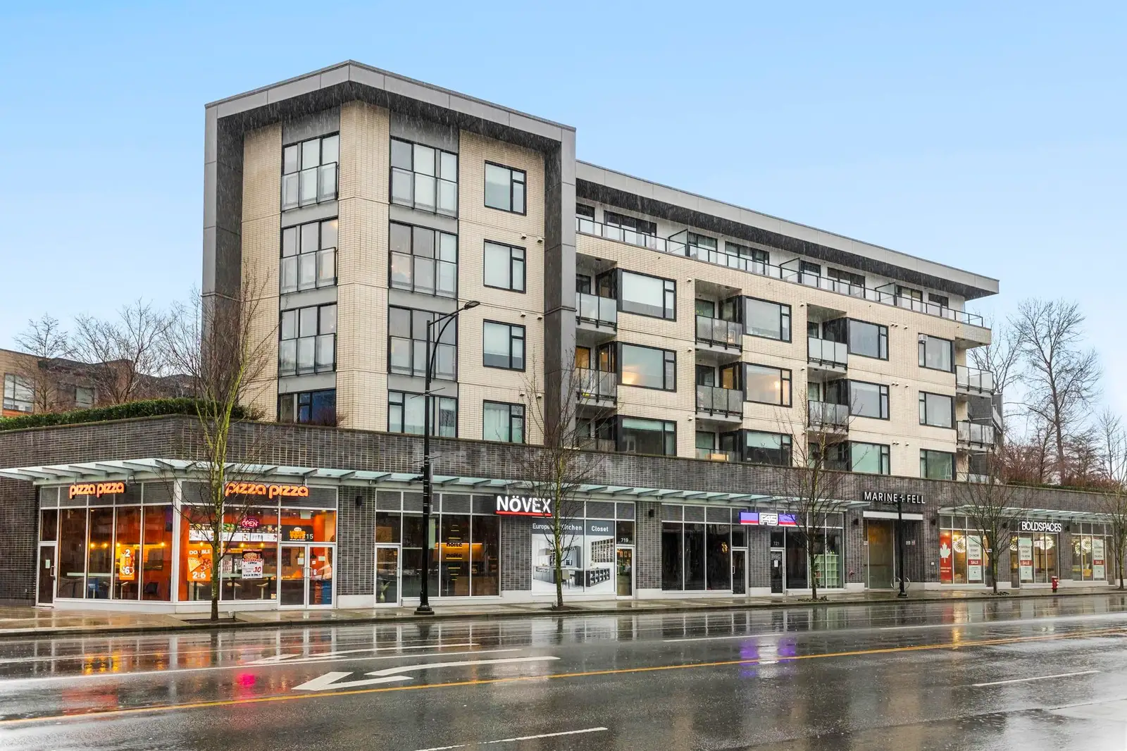 201 725 MARINE DRIVE, North Vancouver BC V7M 0G2
