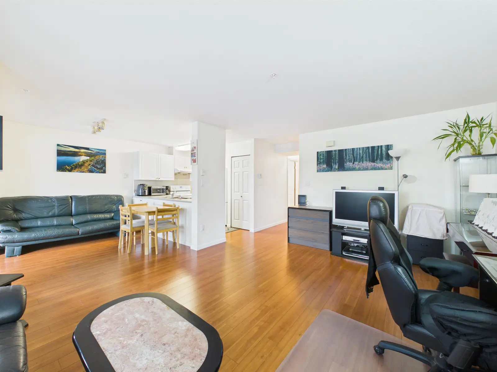 208 2677 BROADWAY STREET, Vancouver BC V5M 1Y6