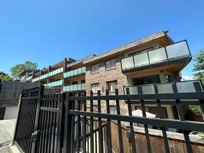 209 930 E 7TH AVENUE, Vancouver BC V5T 1P6