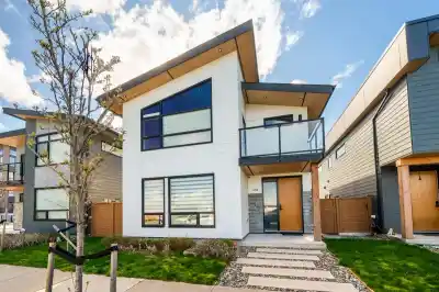 4762 SPRUCE WAY, Tsawwassen BC V4M 0A8