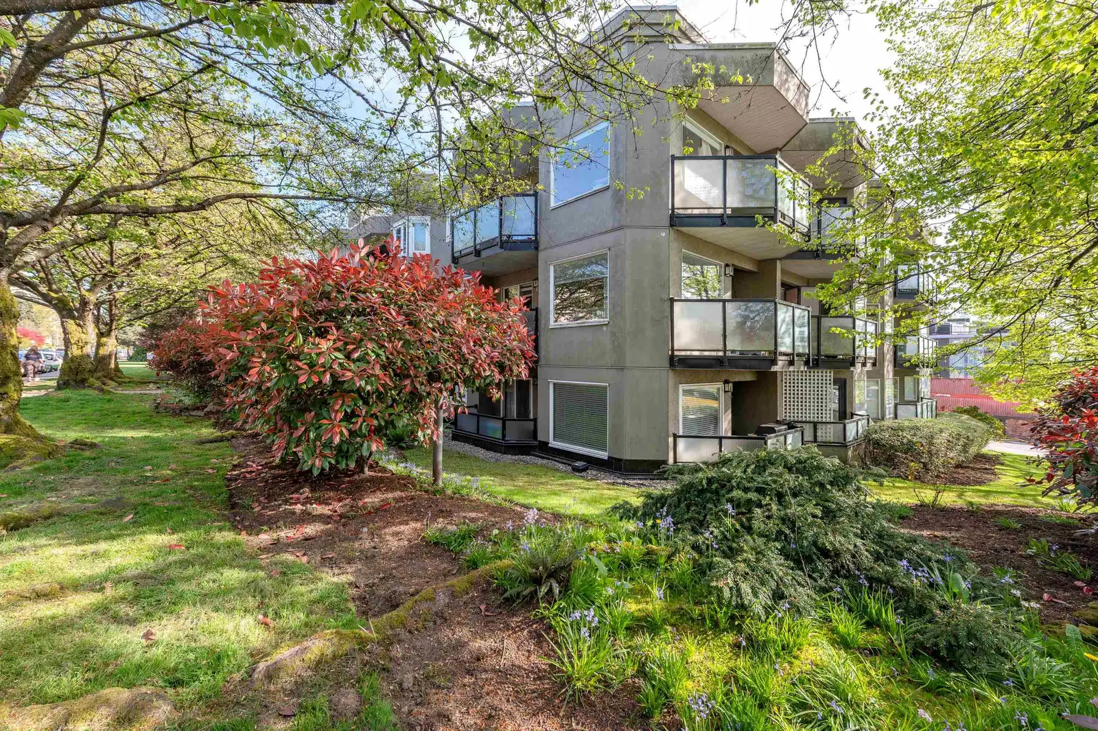 201 175 W 4TH STREET, North Vancouver BC V7M 1H6