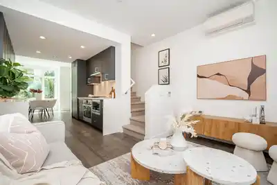 533 W 29TH AVENUE, Vancouver BC V5Z 2H8