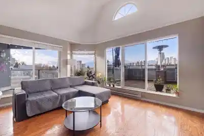 306 1345 W 4TH AVENUE, Vancouver BC V6H 3Y8