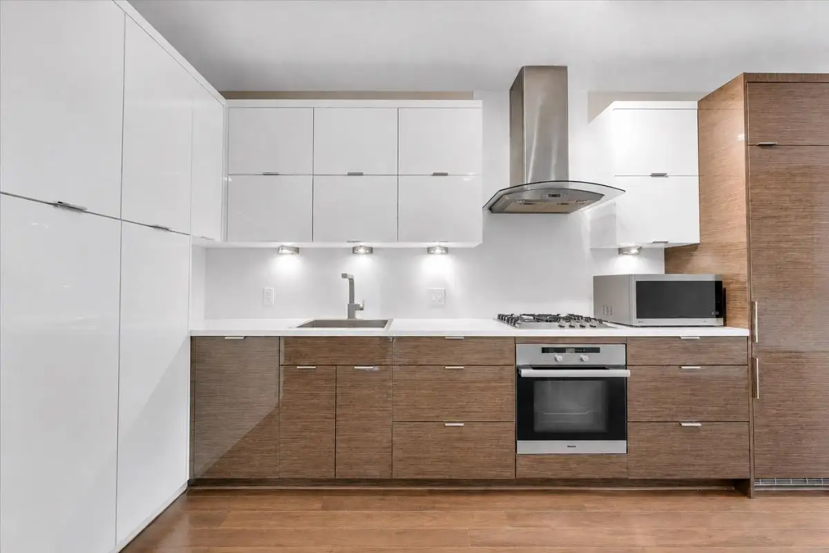 216 1777 W 7TH AVENUE, Vancouver BC V6J 0E5