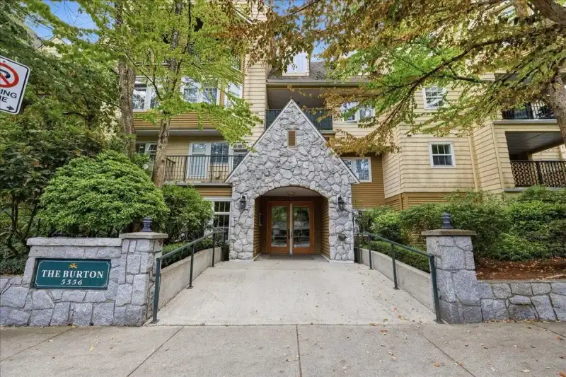 105 5556 14 AVENUE, Delta
