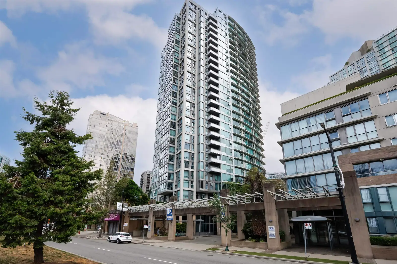 902 1008 CAMBIE STREET, Vancouver BC V6B 6J7
