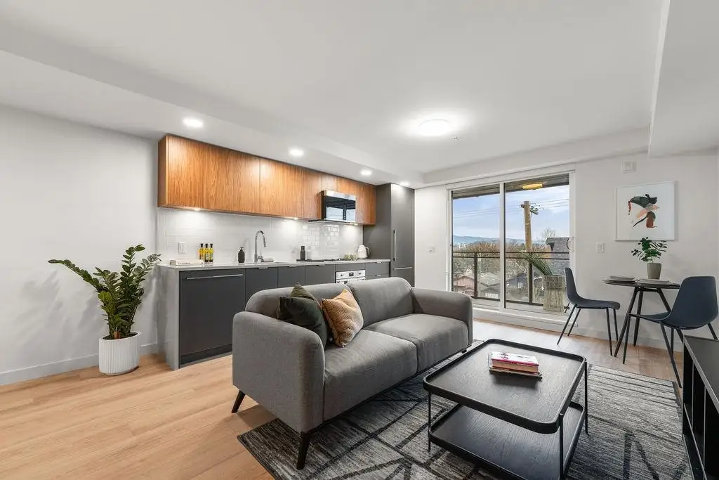 307 2419 GRANT STREET, Vancouver BC V5K 3G5