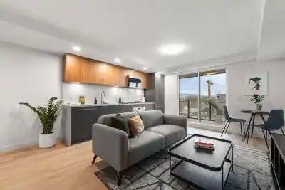 307 2419 GRANT STREET, Vancouver BC V5K 3G5