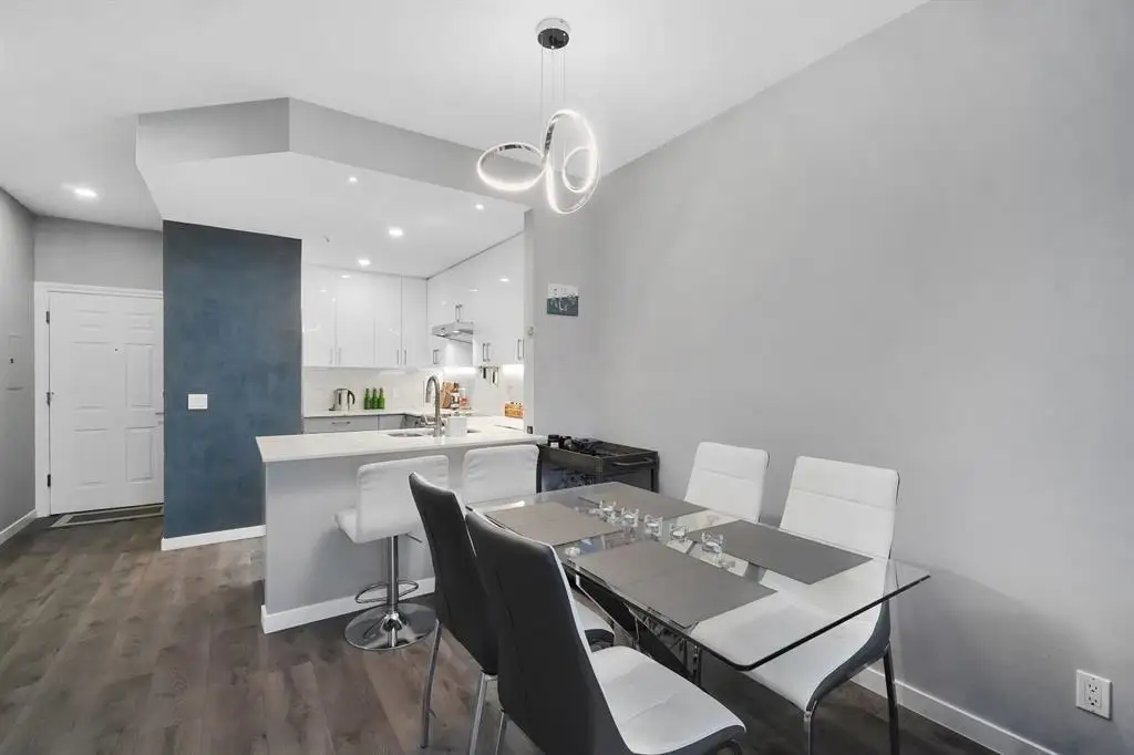 306 630 ROCHE POINT DRIVE, North Vancouver BC V7H 3A1