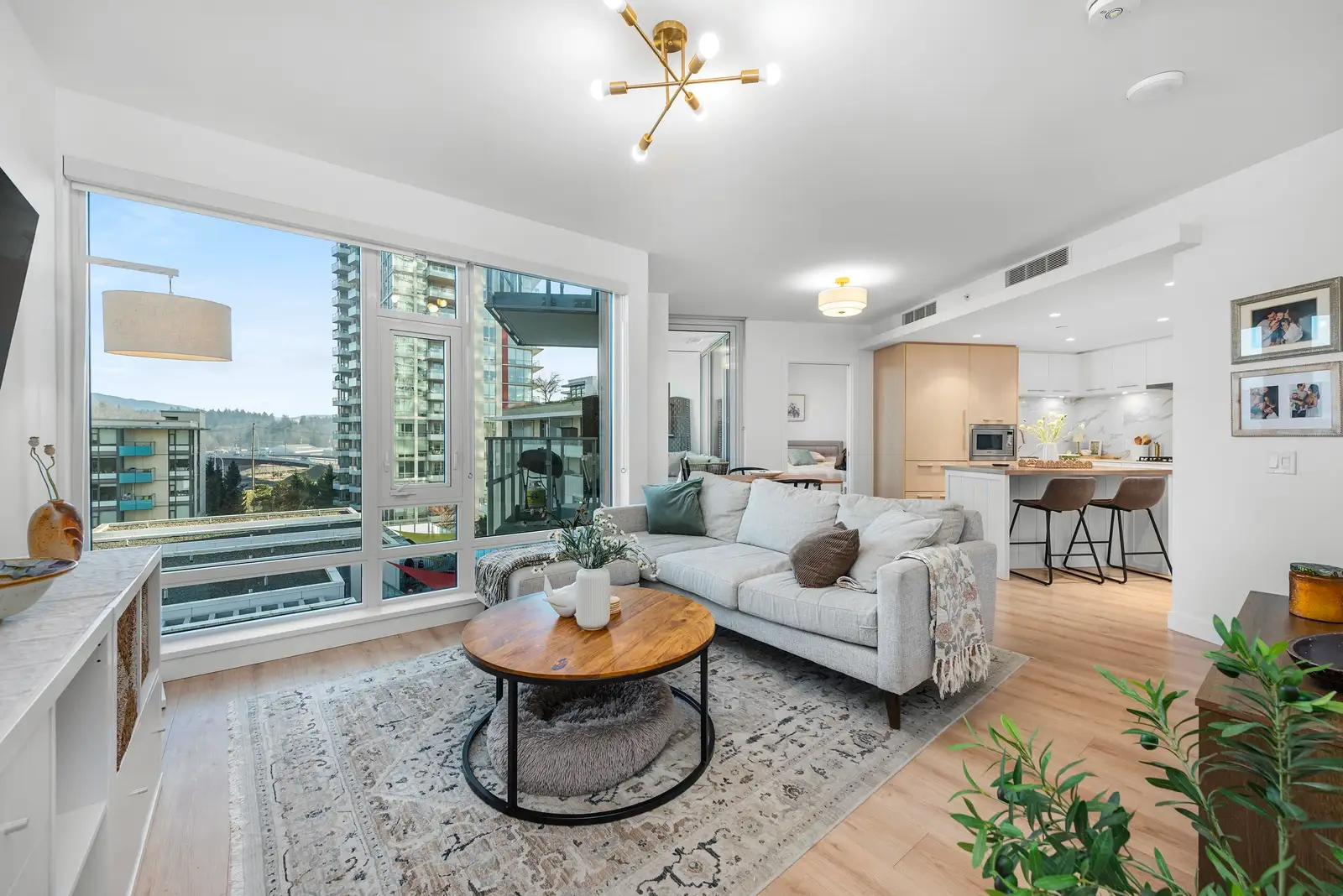 603 1500 FERN STREET, North Vancouver BC V7J 0E6