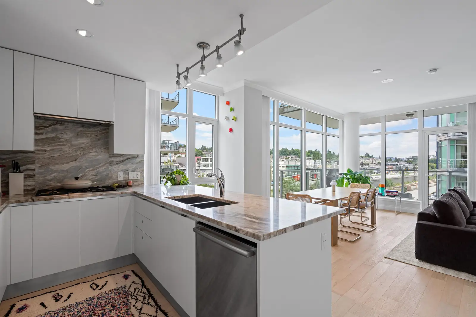 609 185 VICTORY SHIP WAY, North Vancouver BC V7L 0G2