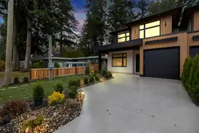 5666 10A AVENUE, Delta BC V4L 1C2