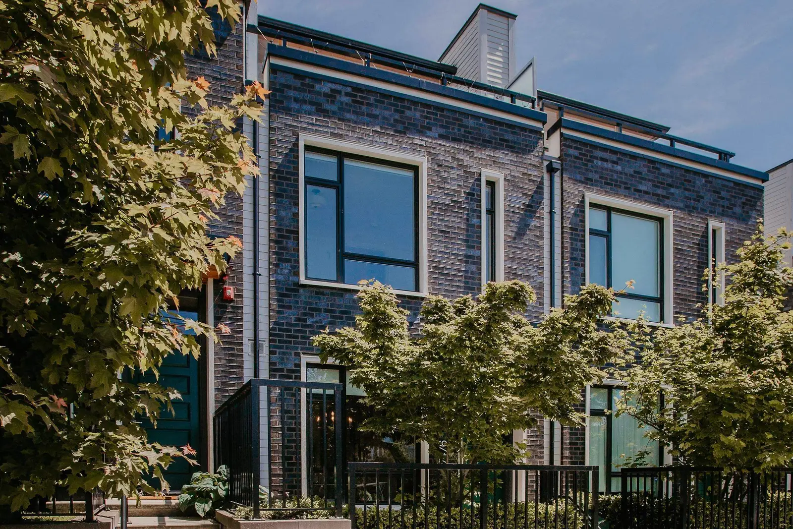 7476 GRANVILLE STREET, Vancouver BC V6P 0G1