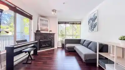 306 1111 LYNN VALLEY ROAD, North Vancouver BC V7J 3V4