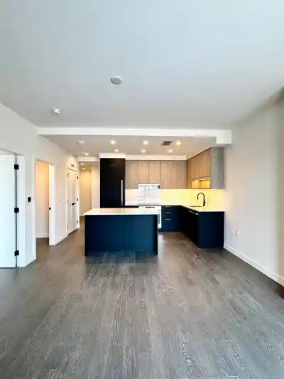 211 8398 OAK STREET, Vancouver BC V6P 0L9