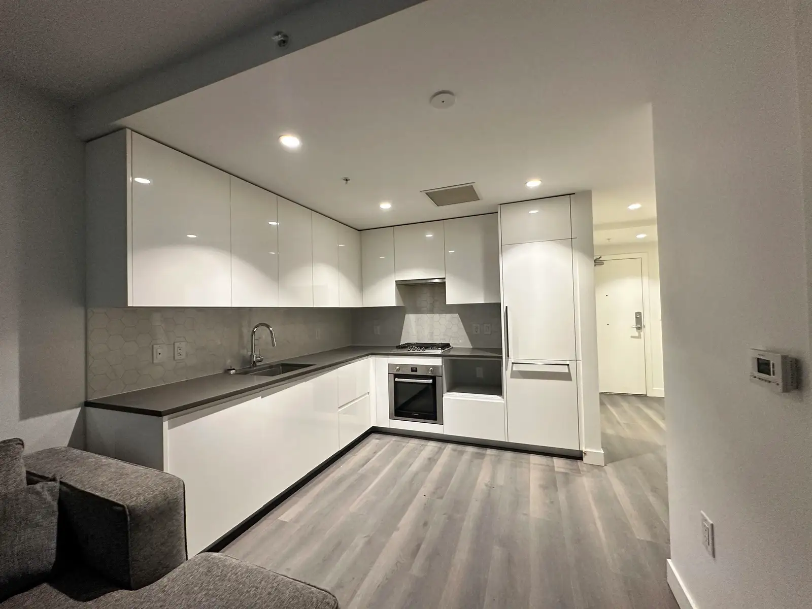 202 8181 CHESTER STREET, Vancouver BC V5X 0J9