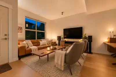3 307 E 15TH STREET, North Vancouver BC V7L 2R6