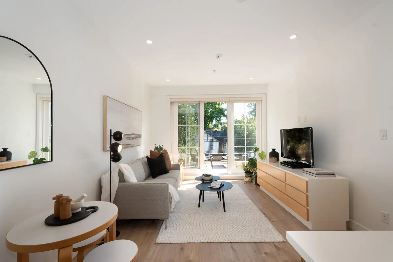 203 2528 COLLINGWOOD STREET, Vancouver BC V6R 0C1