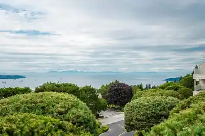 1 2278 FOLKESTONE WAY, West Vancouver BC V7S 2X7