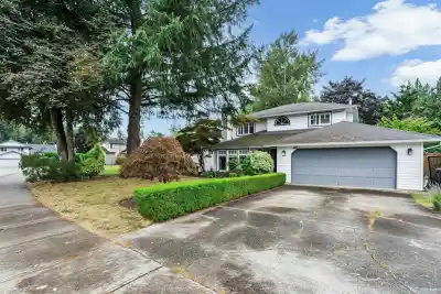9457 215A STREET, Langley BC V1M 2A5