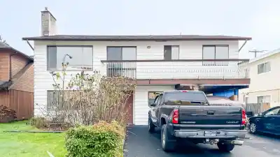 5716 48B AVENUE, Delta BC V4K 3Z1