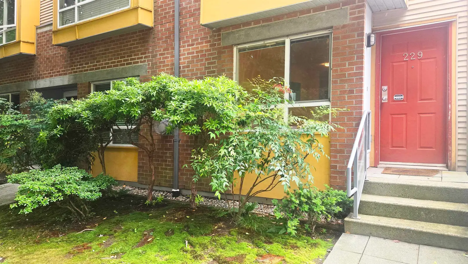 229 E 11TH AVENUE, Vancouver BC V5T 2C4