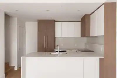 207 378 W 45TH AVENUE, Vancouver BC V5Y 0P6