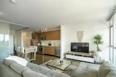 720 221 UNION STREET, Vancouver BC V6A 0B4