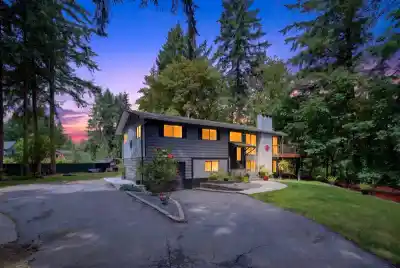 24299 55 AVENUE, Langley BC V2Z 2N5