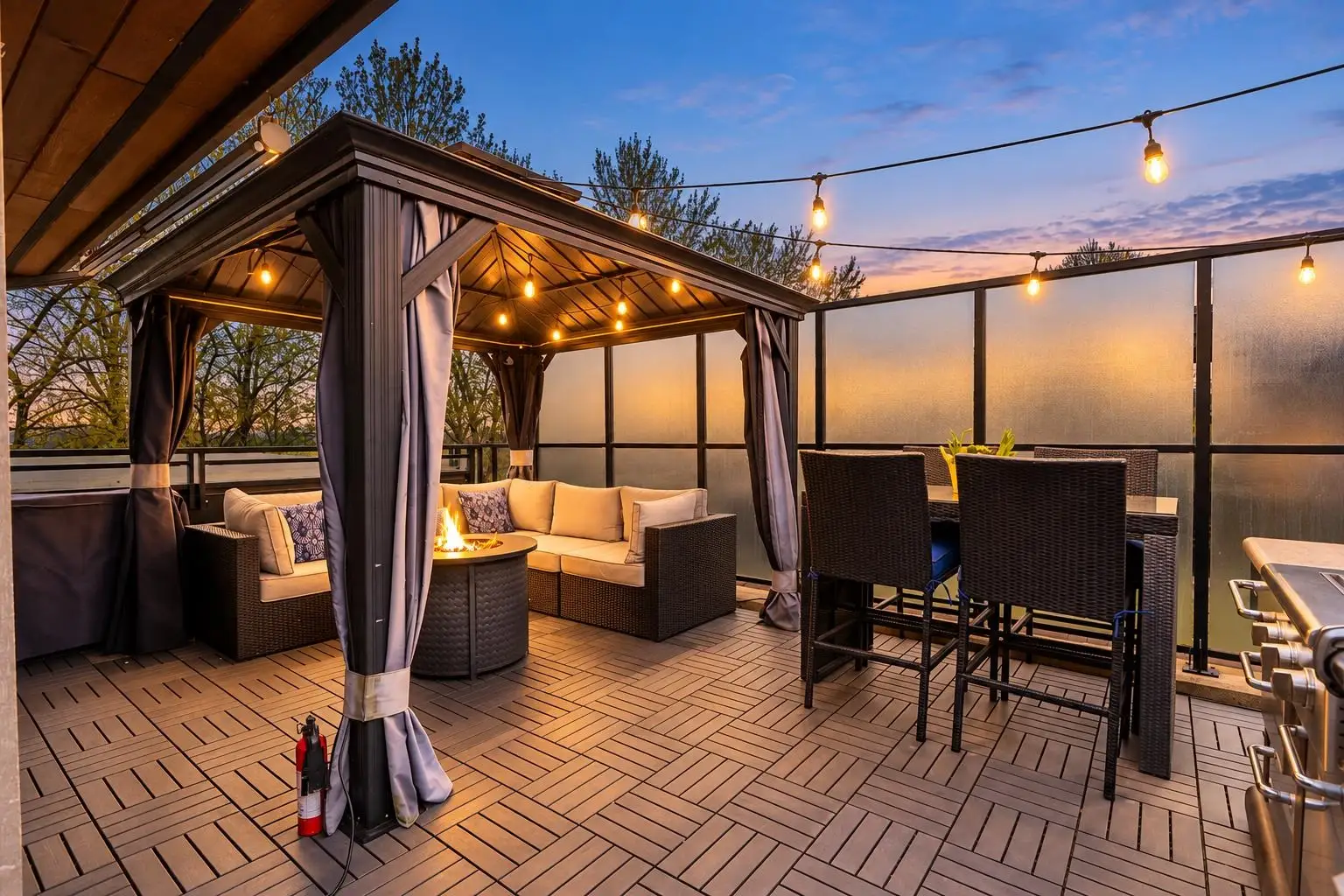 606 733 W 3RD STREET, North Vancouver BC V7M 0C8