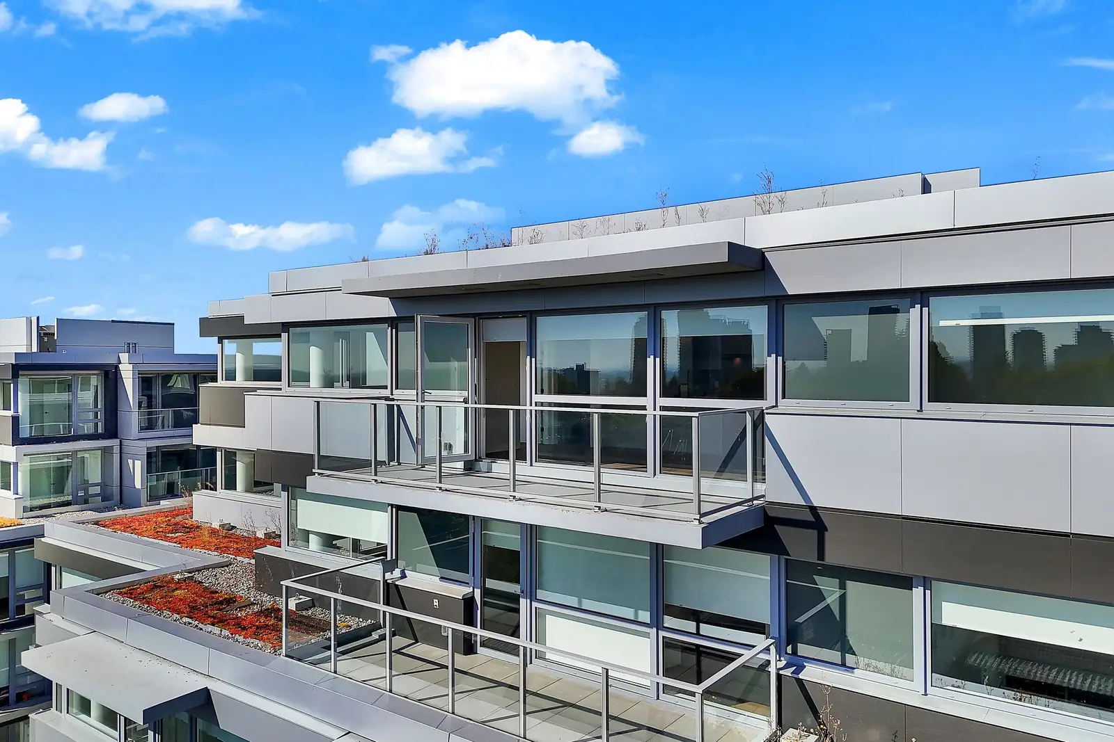 604 8080 OAK STREET, Vancouver BC V6P 0N1