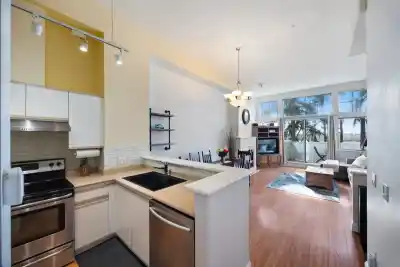 5 3586 RAINIER PLACE, Vancouver BC V5S 4T3