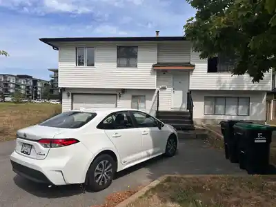 20081 53 AVENUE, Langley BC V3A 3T8