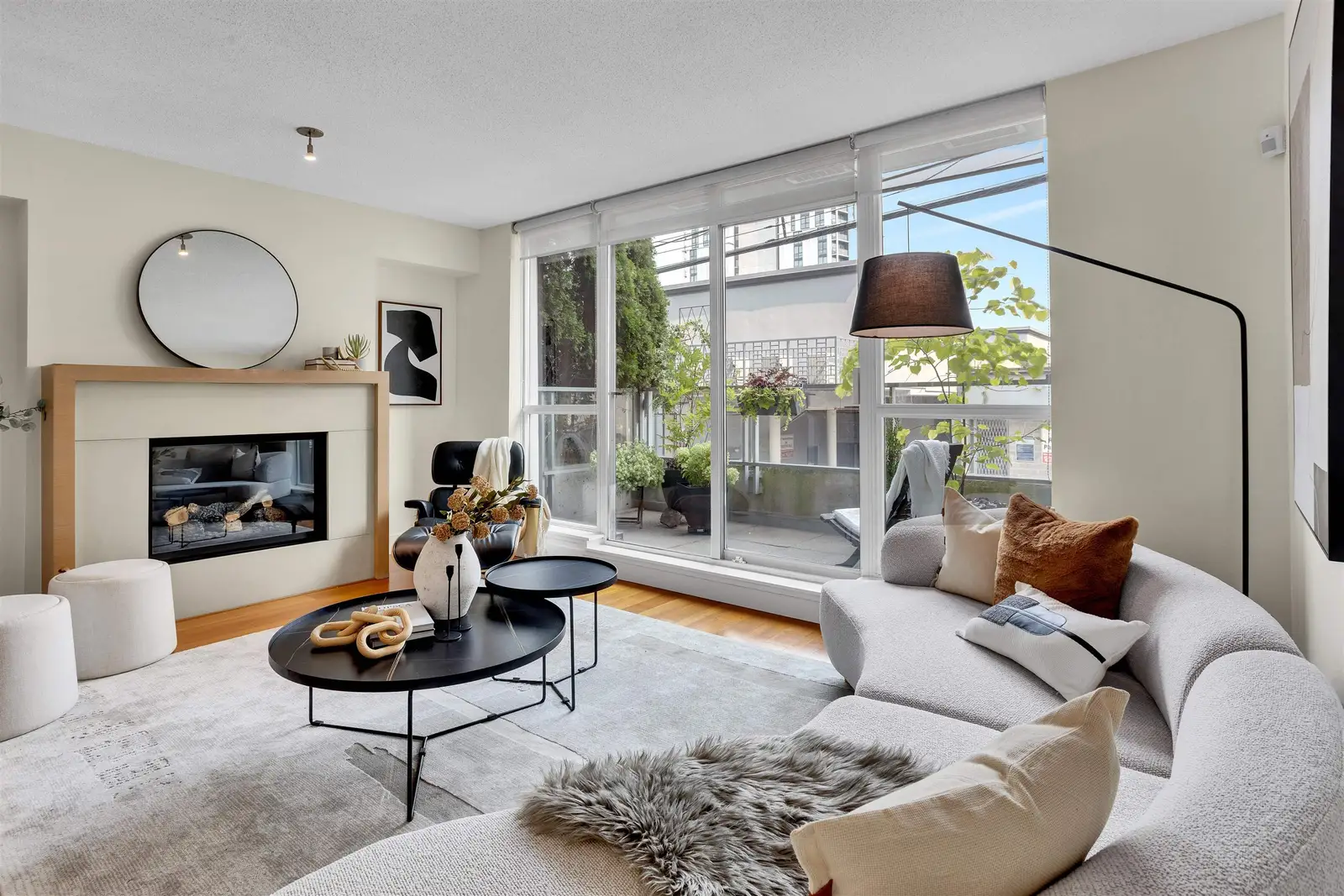 202 1530 W 8TH AVENUE, Vancouver BC V6J 5M6
