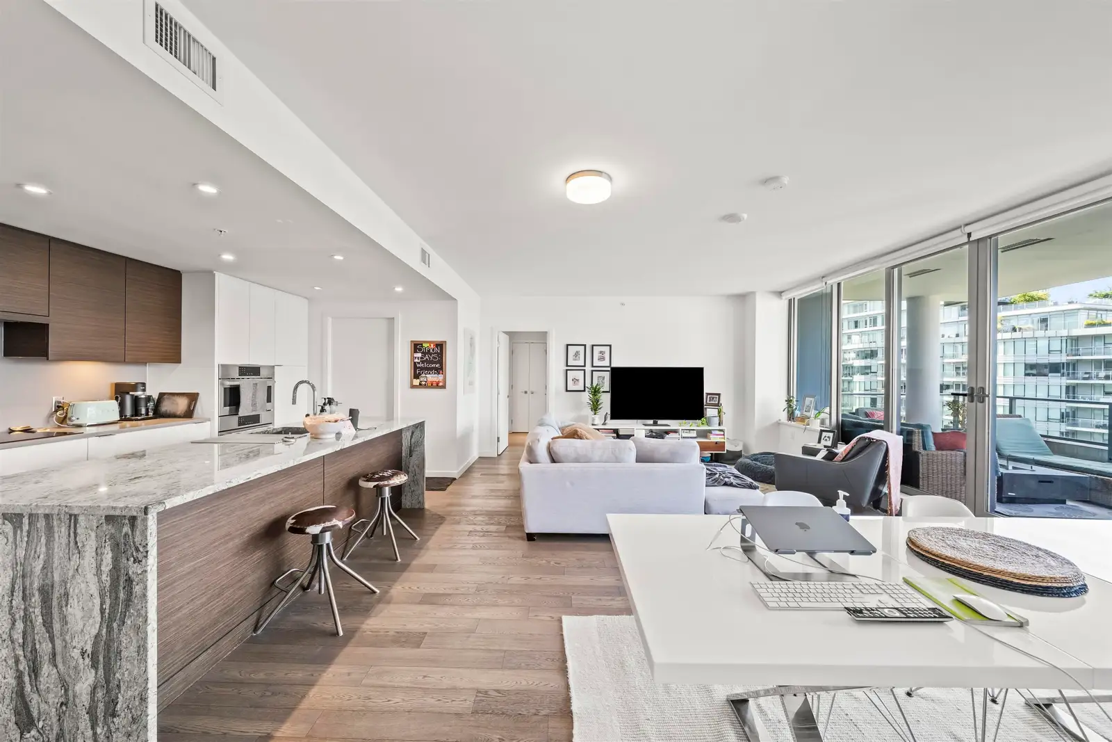 904 1678 PULLMAN PORTER STREET, Vancouver BC V6A 0H4