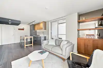 1006 189 KEEFER STREET, Vancouver BC V6A 0C8