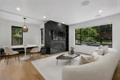 104 2119 YEW STREET, Vancouver BC V6K 3G6