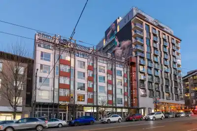 403 233 KINGSWAY, Vancouver BC V5T 3J5