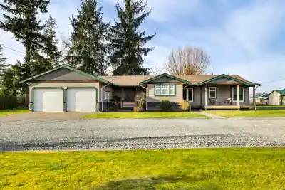 22285 64 AVENUE, Langley BC V2Y 2N8