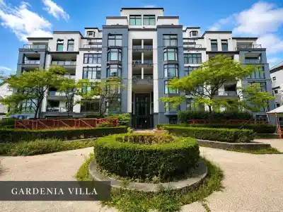 203 2468 E BROADWAY, Vancouver BC V5M 4V1