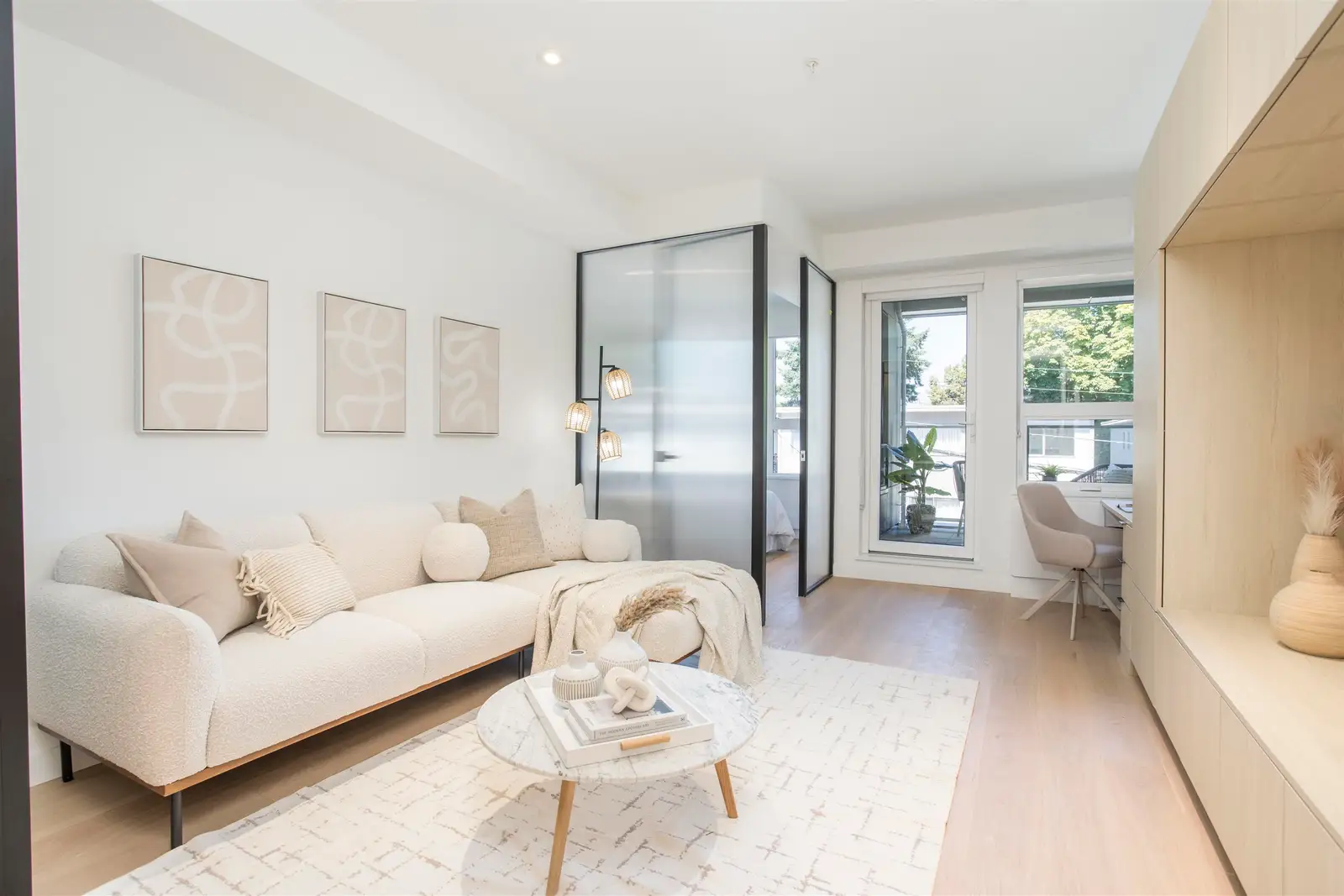 319 2471 ST. GEORGE STREET, Vancouver BC V5T 1W9