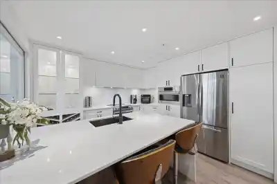 109S 1100 56 STREET, Delta BC V4L 2N2