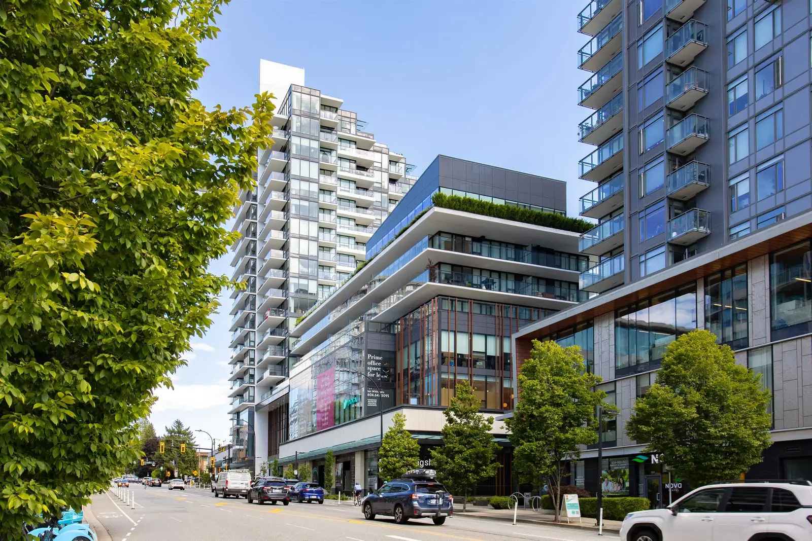 202 135 E 13TH STREET, North Vancouver BC V7L 0J8