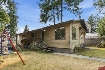 20248 98A AVENUE, Langley BC V1M 3E3