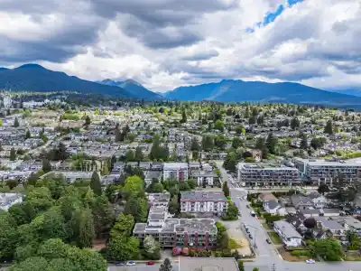 310 360 E 2ND STREET, North Vancouver BC V7L 4N6
