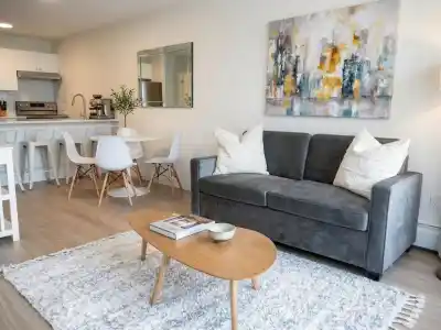 806 1330 BURRARD STREET, Vancouver BC V6Z 2B8