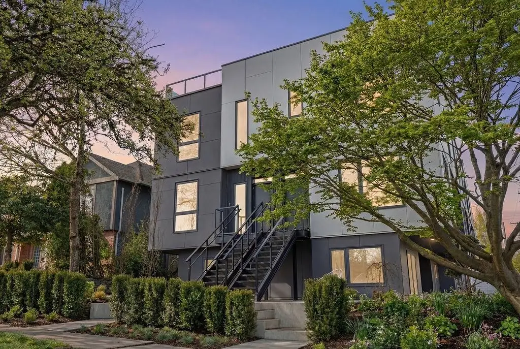 692 W 29TH AVENUE, Vancouver BC V5Z 2H9